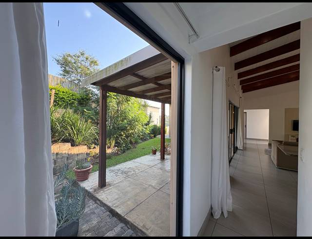 3 BEDROOM FREESTANDING FOR SALE IN PALM LAKES ESTATE